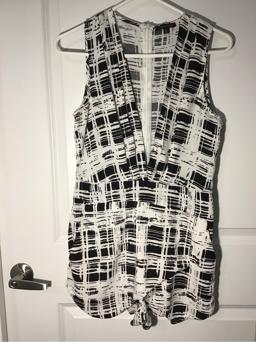 Black & White Plunge V-Neck Printed Romper